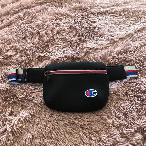 NWOT Champion Fanny pack/waist bag - Picture 3 of 6